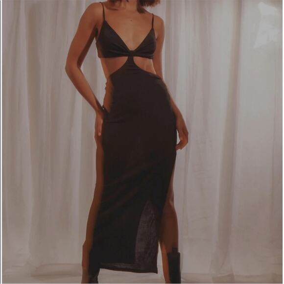 Peppermayo Dresses & Skirts - Peppermayo Black Cutout Front Open Back Midi Dress Womens Size 2